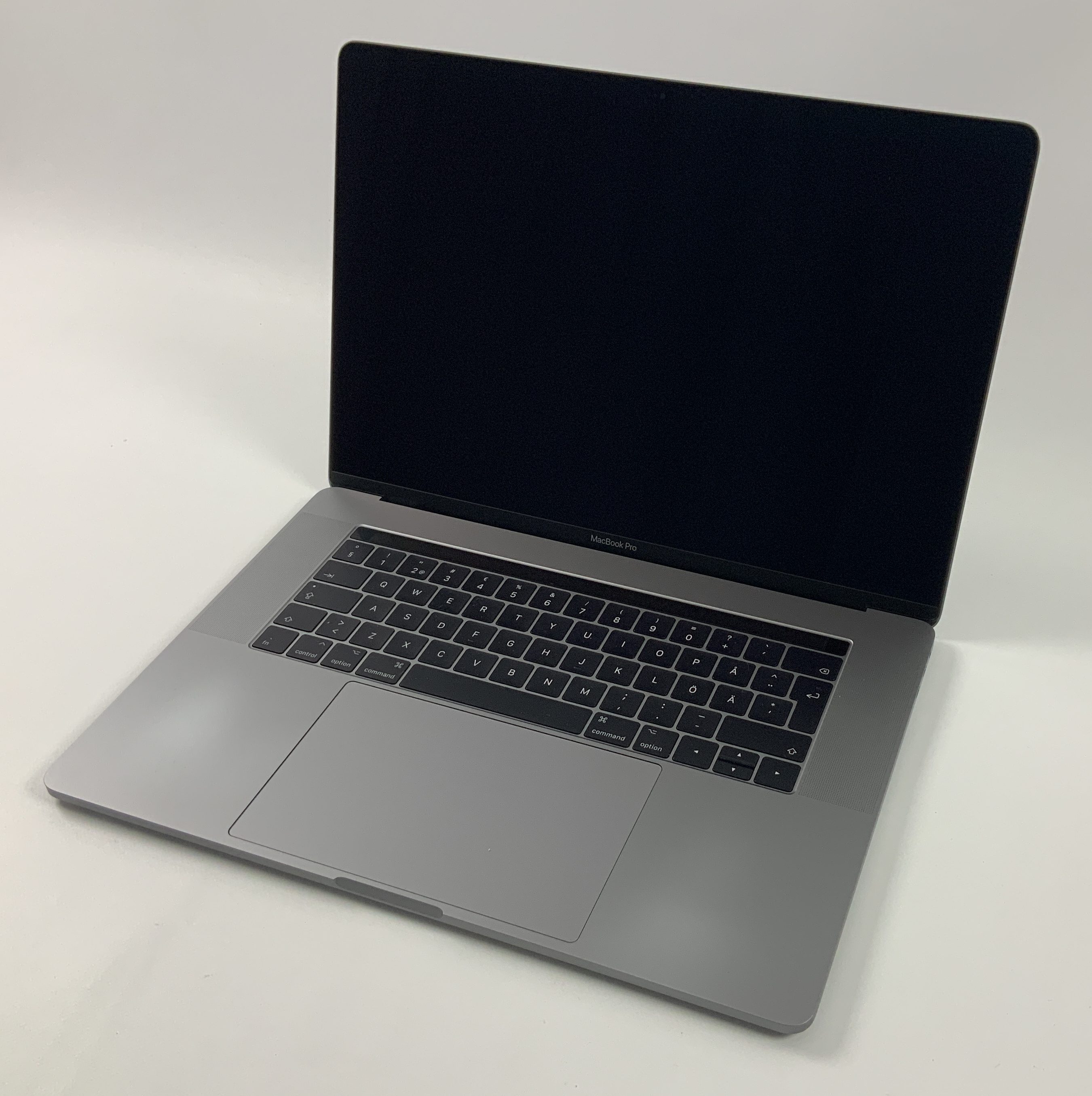 MacBook Pro 15" Touch Bar Late 2016 (Intel Quad-Core i7 2.6 GHz 16 GB RAM 512 GB SSD), Space Gray, Intel Quad-Core i7 2.6 GHz, 16 GB RAM, 512 GB SSD, obraz 1